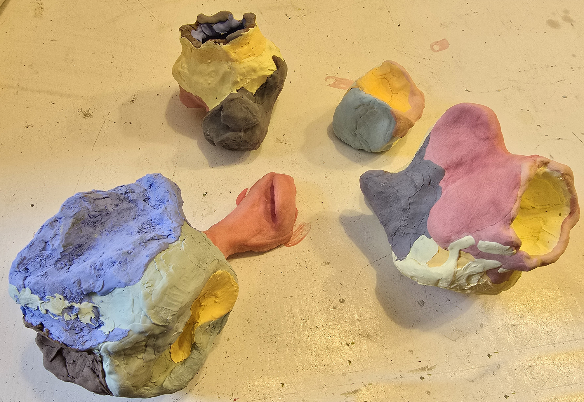 Ceramic sculpture by Chiara Passa